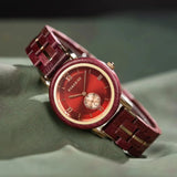 Montre bois femme cadran rouge